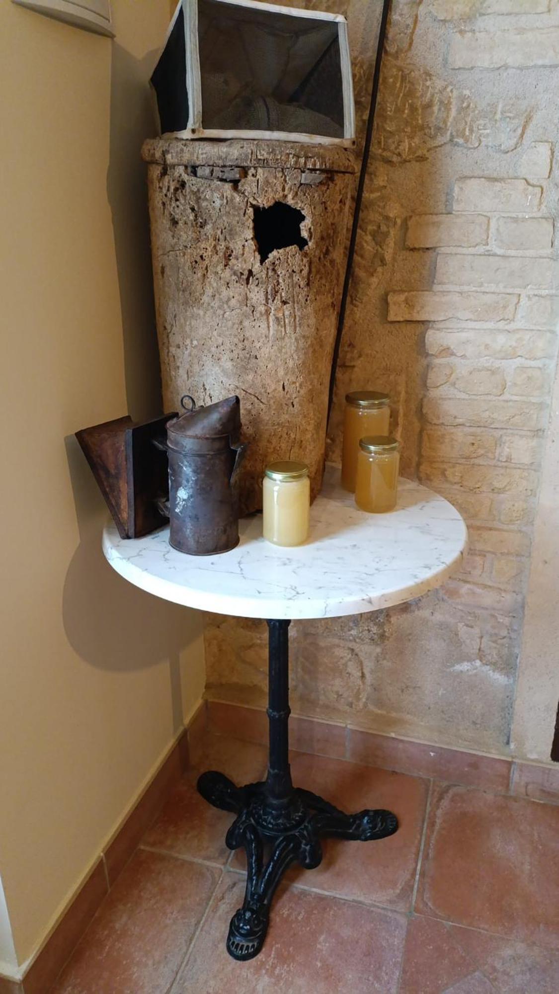 Apartamentos La Venta Del Rome Horta de Sant Joan Eksteriør billede